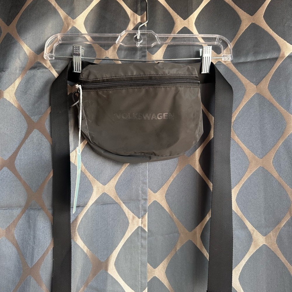 Volkswagen VW fanny pack adjustable gray NWT brand new Threads by Peeriess